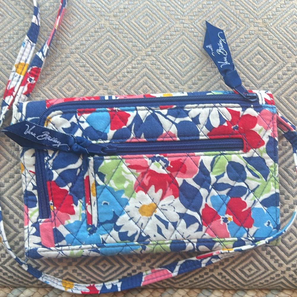 Vera Bradley envelope style purse with shoulder strap and floral - Picture 3 of 4